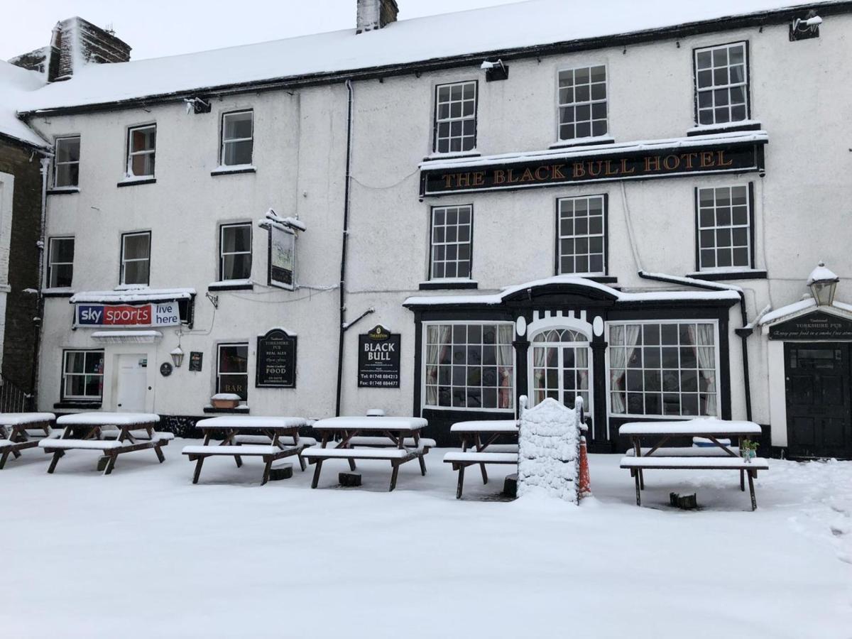 Black Bull Hotel Reeth Exterior photo