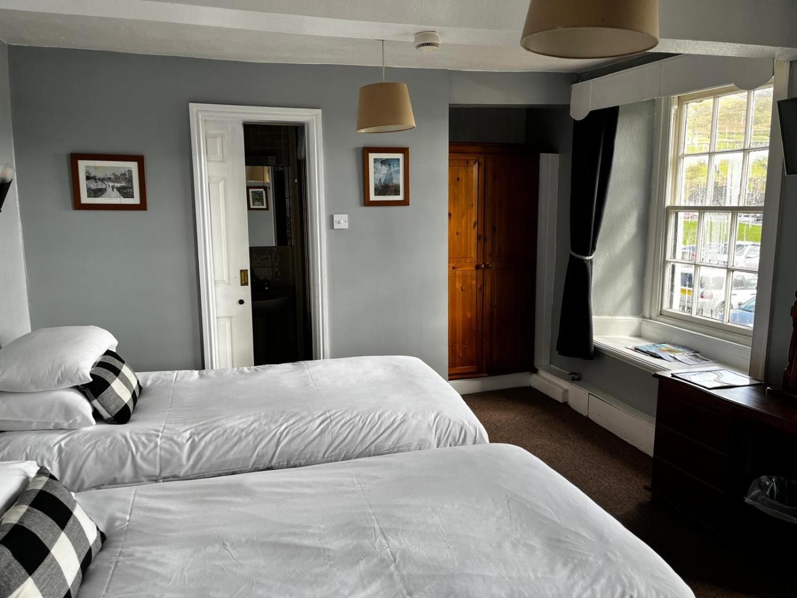 Black Bull Hotel Reeth Exterior photo